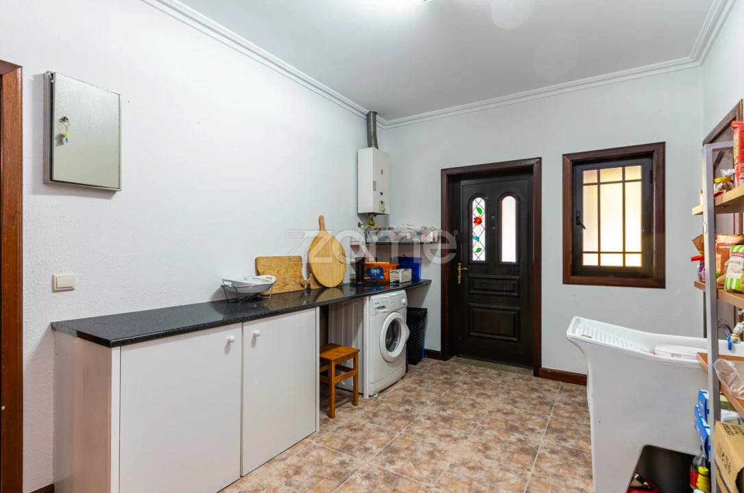 Moradia T5 para Venda em Raimonda Foto 75