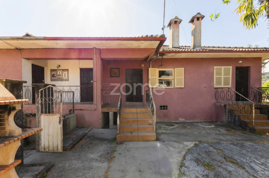 Moradia T4 para Venda em Campos e Louredo Foto 5