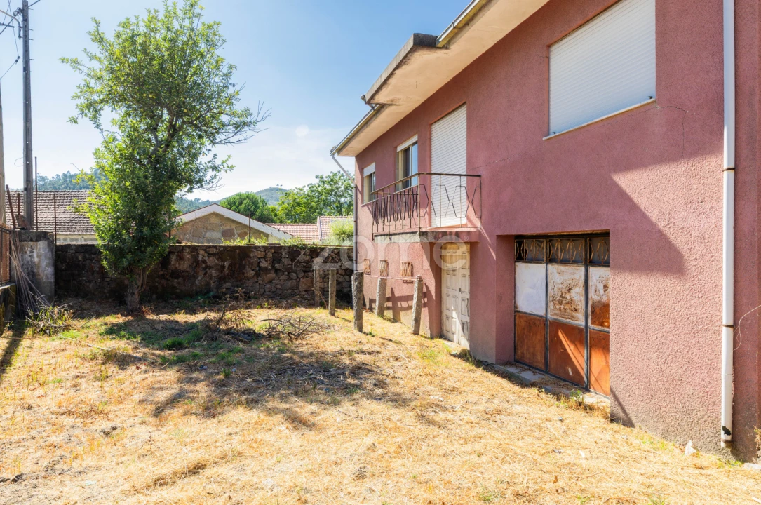 Moradia T4 para Venda em Campos e Louredo Foto 19