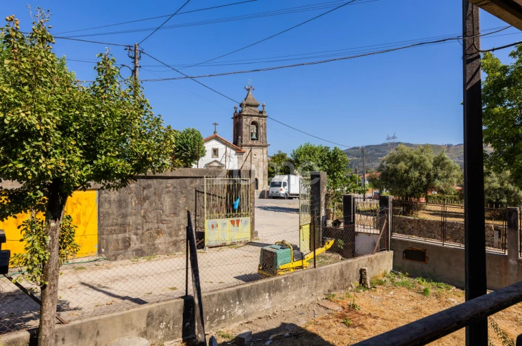 Moradia T4 para Venda em Campos e Louredo Foto 21