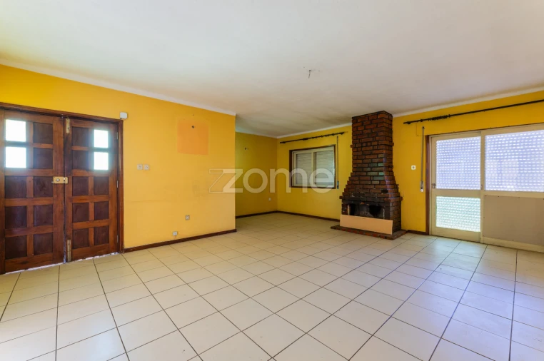 Moradia T4 para Venda em Campos e Louredo Foto 7