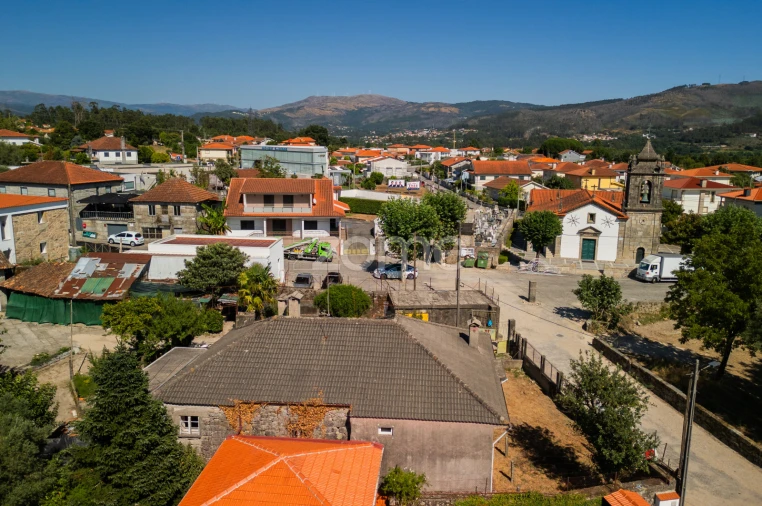 Moradia T4 para Venda em Campos e Louredo Foto 30