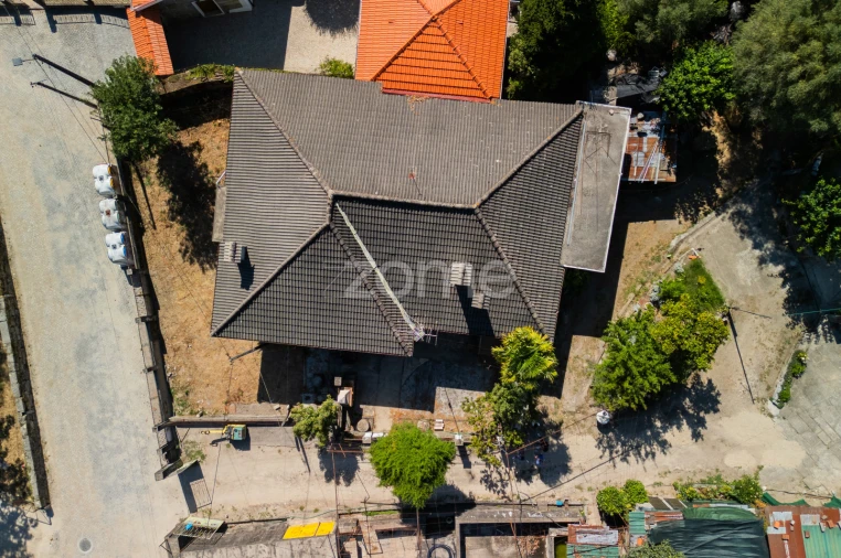 Moradia T4 para Venda em Campos e Louredo Foto 3