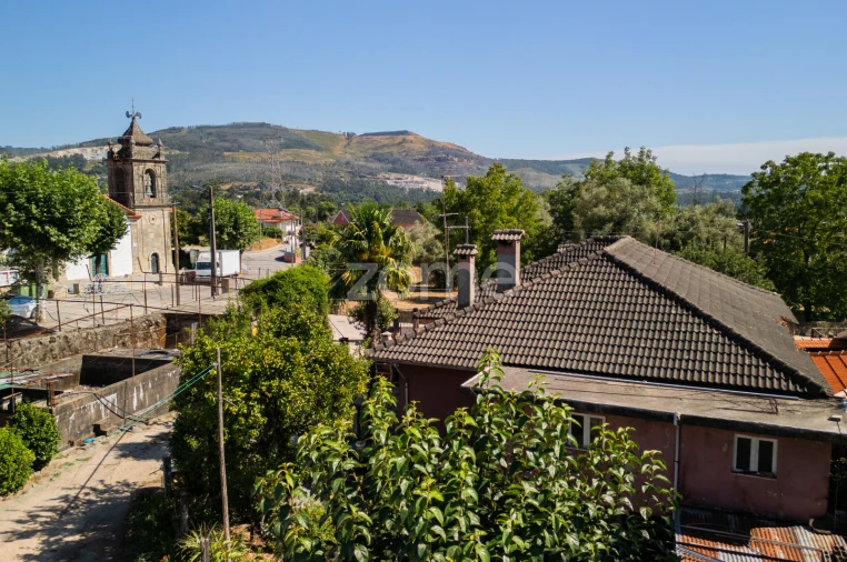 Moradia T4 para Venda em Campos e Louredo Foto 36