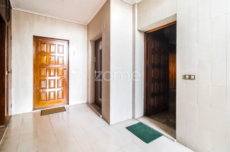 Apartamento T3 para Venda em Santa Maria Maior Foto 4