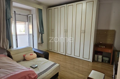Apartamento T5 para Venda em Penha de França