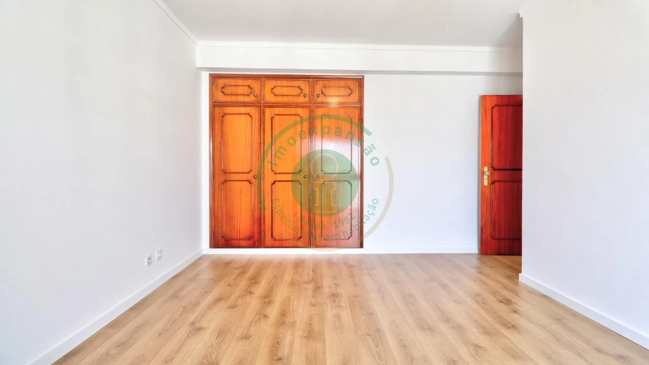 Apartamento T3 para Venda em Buarcos Foto 15