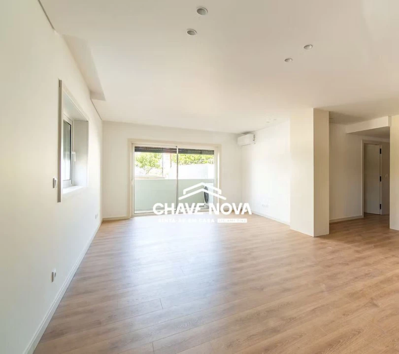 Apartamento T2 para Venda em Cachopo Foto 4