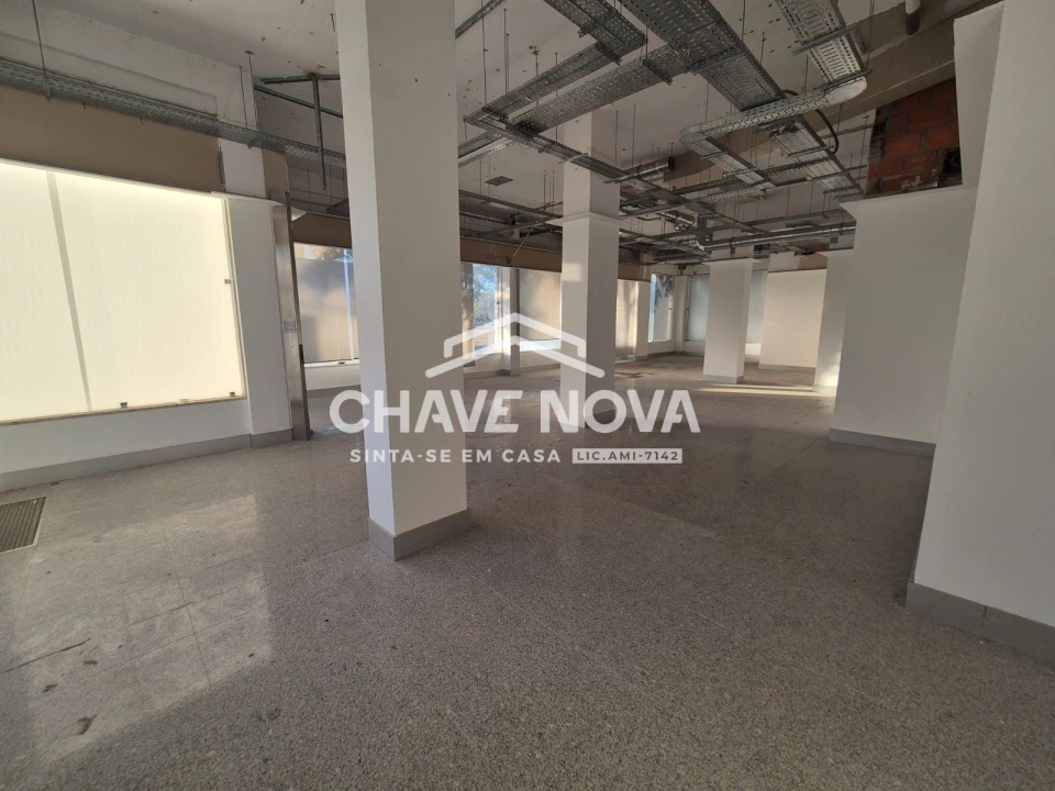 Loja para Arrendamento em Albufeira e Olhos de Água Foto 5