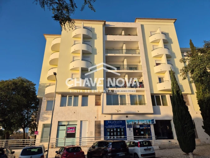 Loja para Arrendamento em Albufeira e Olhos de Água Foto 1