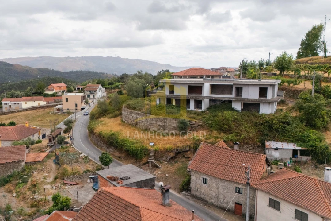 Moradia T4 para Venda em Anjos e Vilar do Chão Foto 1