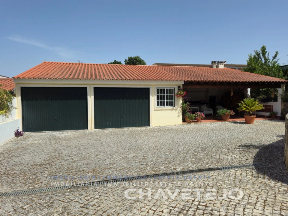 Moradia T5 para Venda em Casais e Alviobeira Foto 44