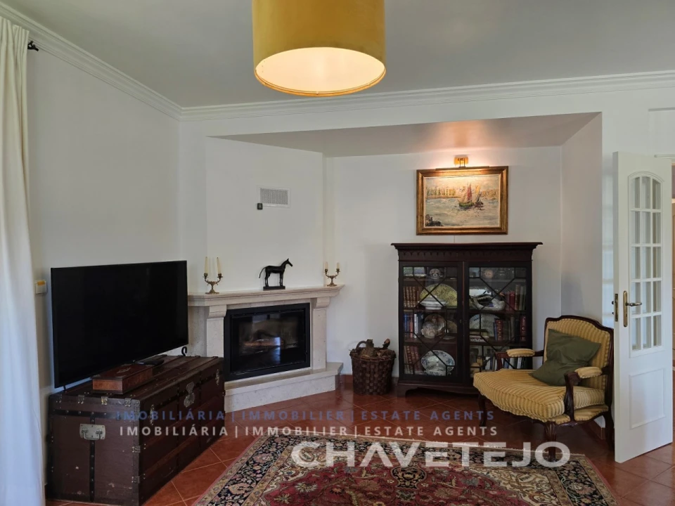 Moradia T5 para Venda em Casais e Alviobeira Foto 27