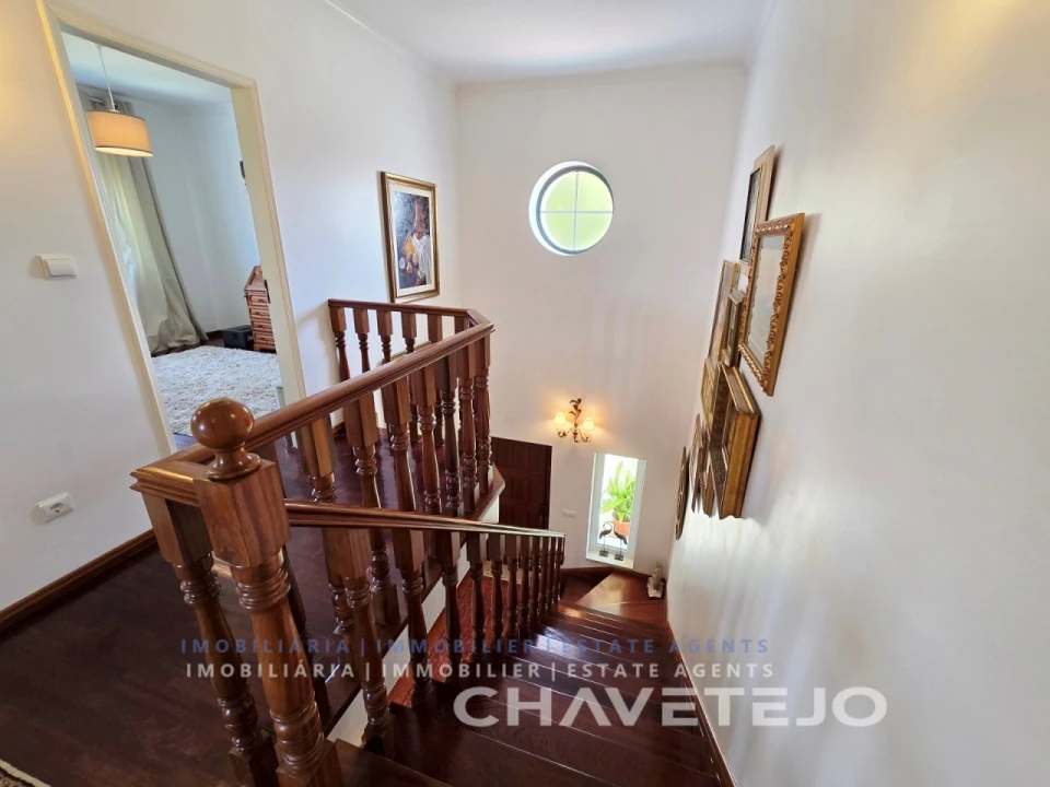 Moradia T5 para Venda em Casais e Alviobeira Foto 31