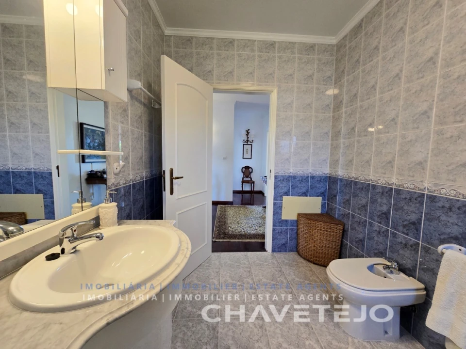 Moradia T5 para Venda em Casais e Alviobeira Foto 34