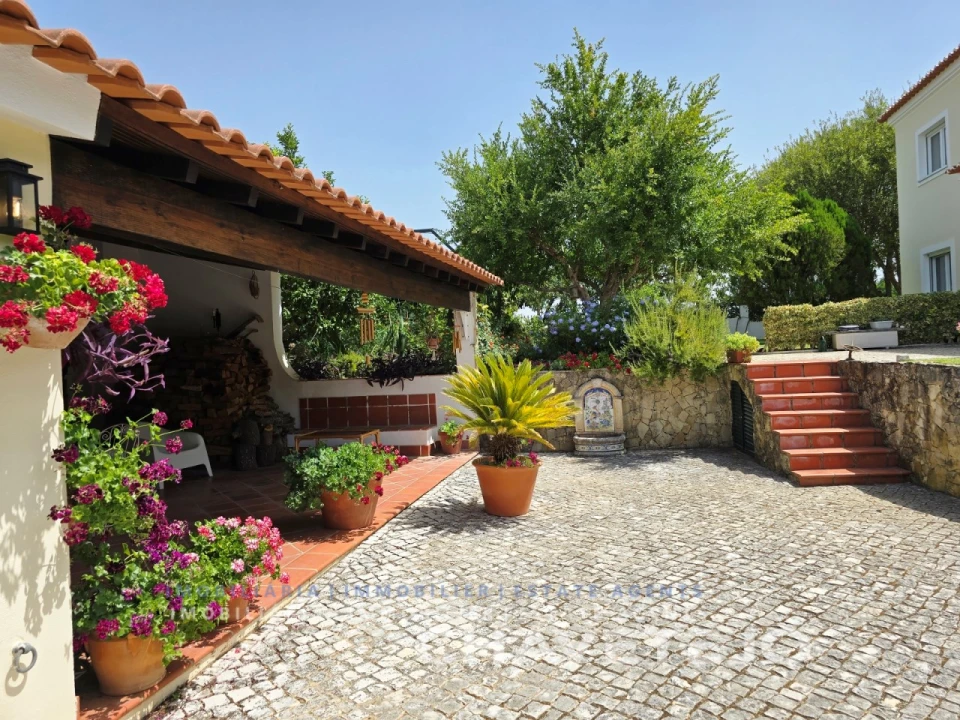 Moradia T5 para Venda em Casais e Alviobeira Foto 51