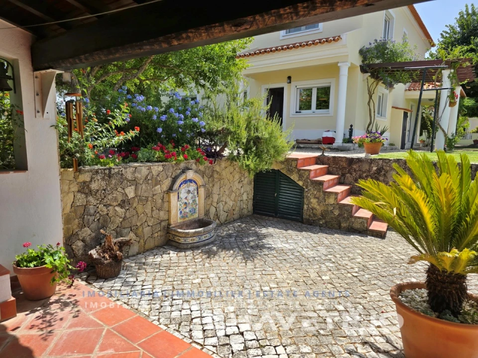 Moradia T5 para Venda em Casais e Alviobeira Foto 54