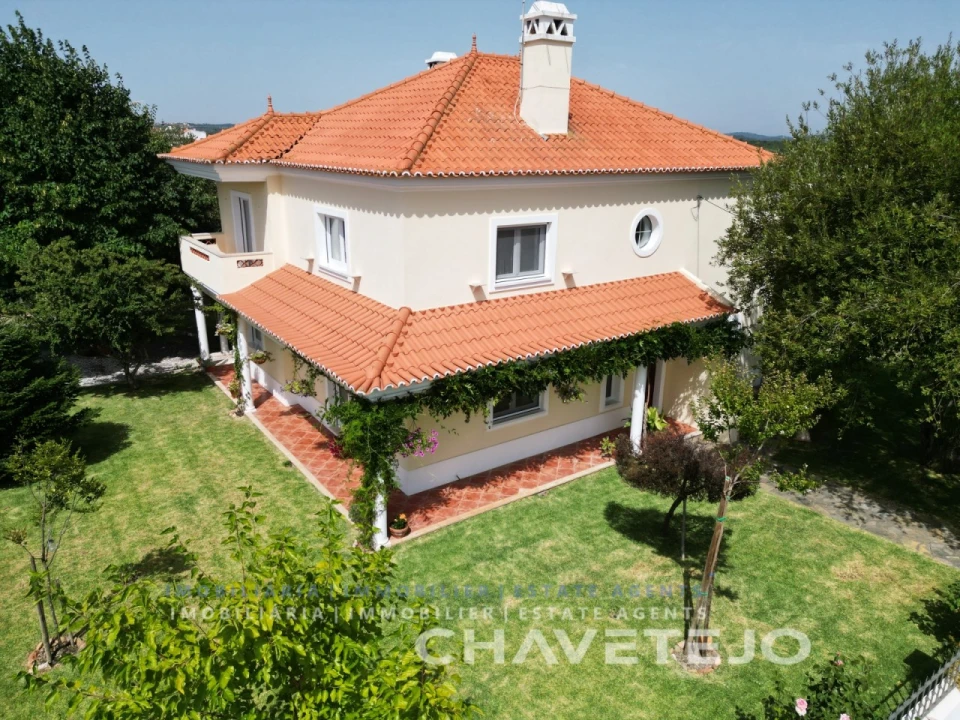 Moradia T5 para Venda em Casais e Alviobeira Foto 59