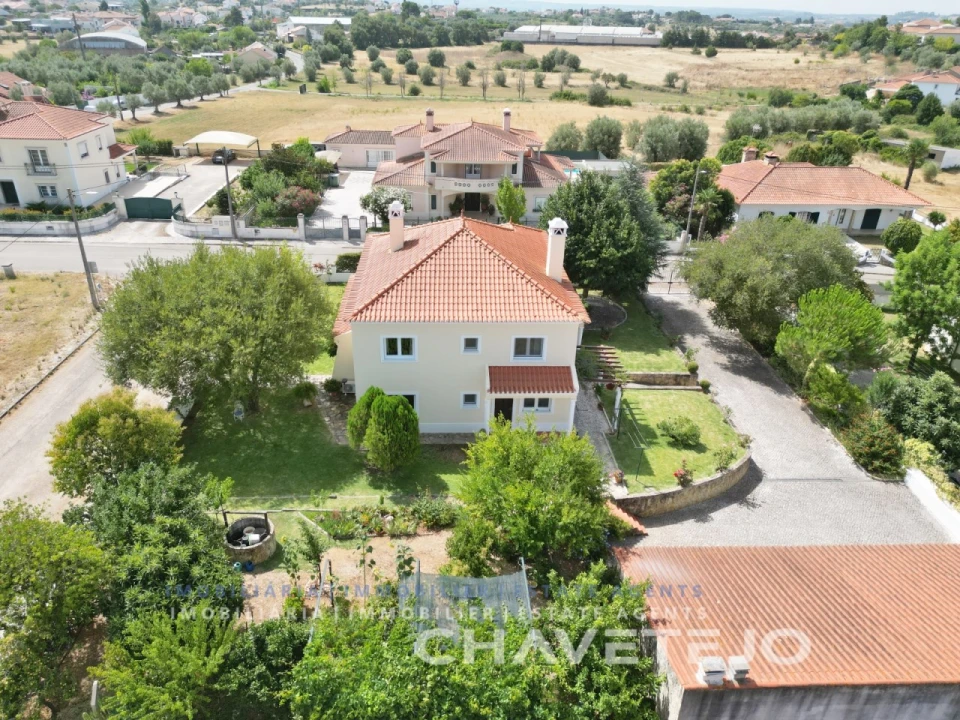 Moradia T5 para Venda em Casais e Alviobeira Foto 63