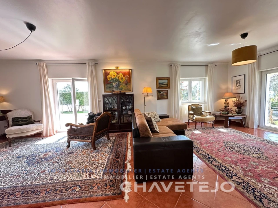 Moradia T5 para Venda em Casais e Alviobeira Foto 6