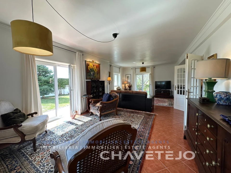 Moradia T5 para Venda em Casais e Alviobeira Foto 9