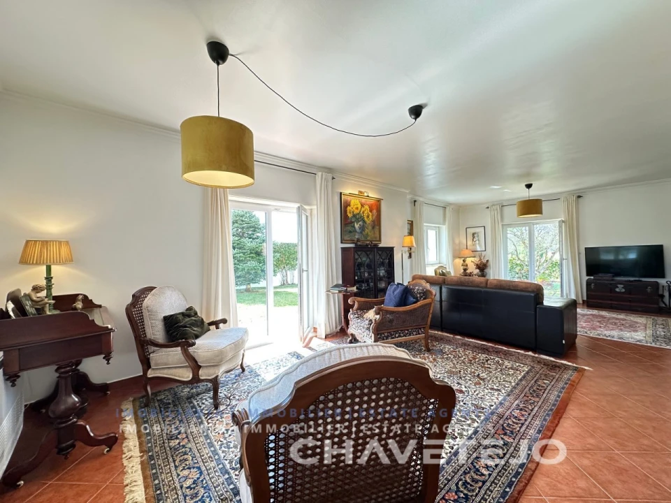 Moradia T5 para Venda em Casais e Alviobeira Foto 10