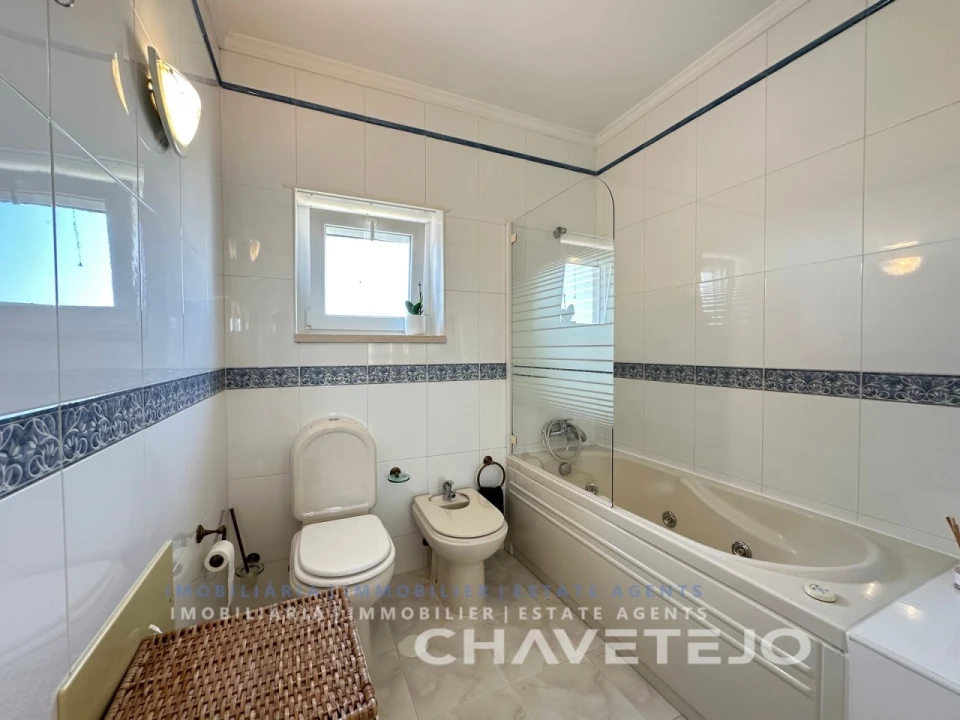 Moradia T5 para Venda em Casais e Alviobeira Foto 34