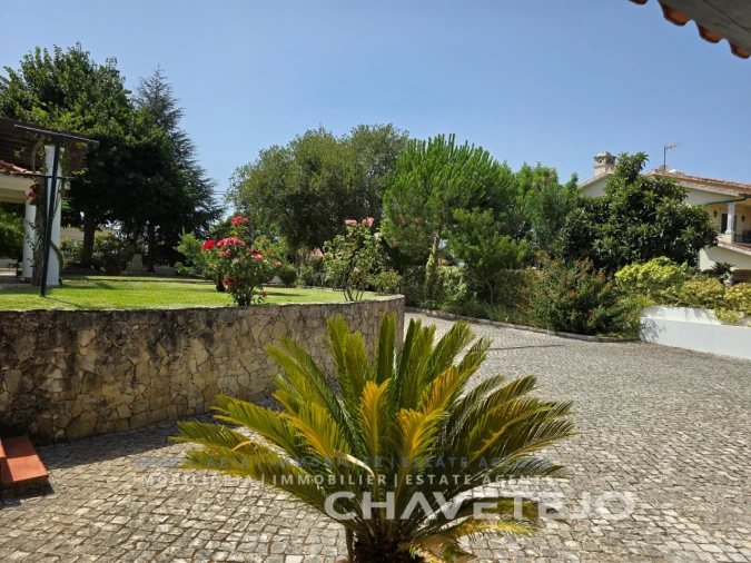 Moradia T5 para Venda em Casais e Alviobeira Foto 55