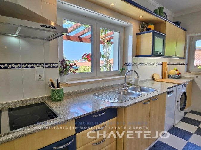 Moradia T5 para Venda em Casais e Alviobeira Foto 16