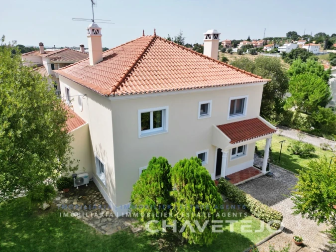 Moradia T5 para Venda em Casais e Alviobeira Foto 64