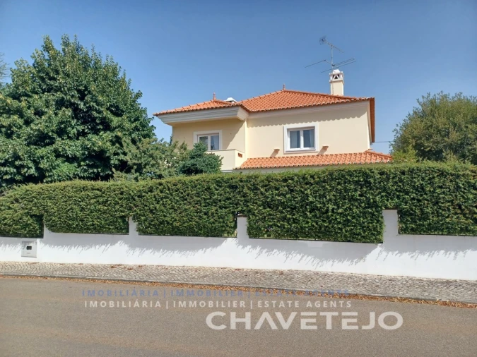 Moradia T5 para Venda em Casais e Alviobeira Foto 66