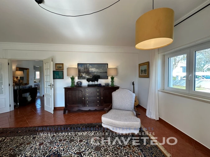 Moradia T5 para Venda em Casais e Alviobeira Foto 8