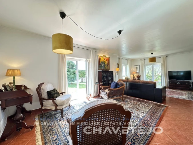 Moradia T5 para Venda em Casais e Alviobeira Foto 10