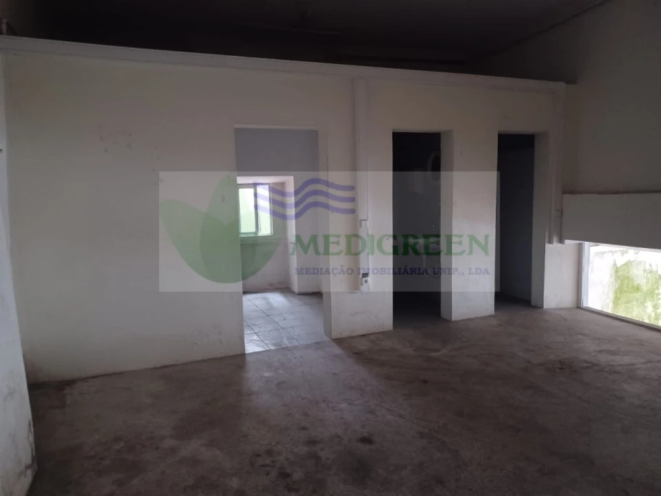Loja para Arrendamento em Sever do Vouga Foto 9