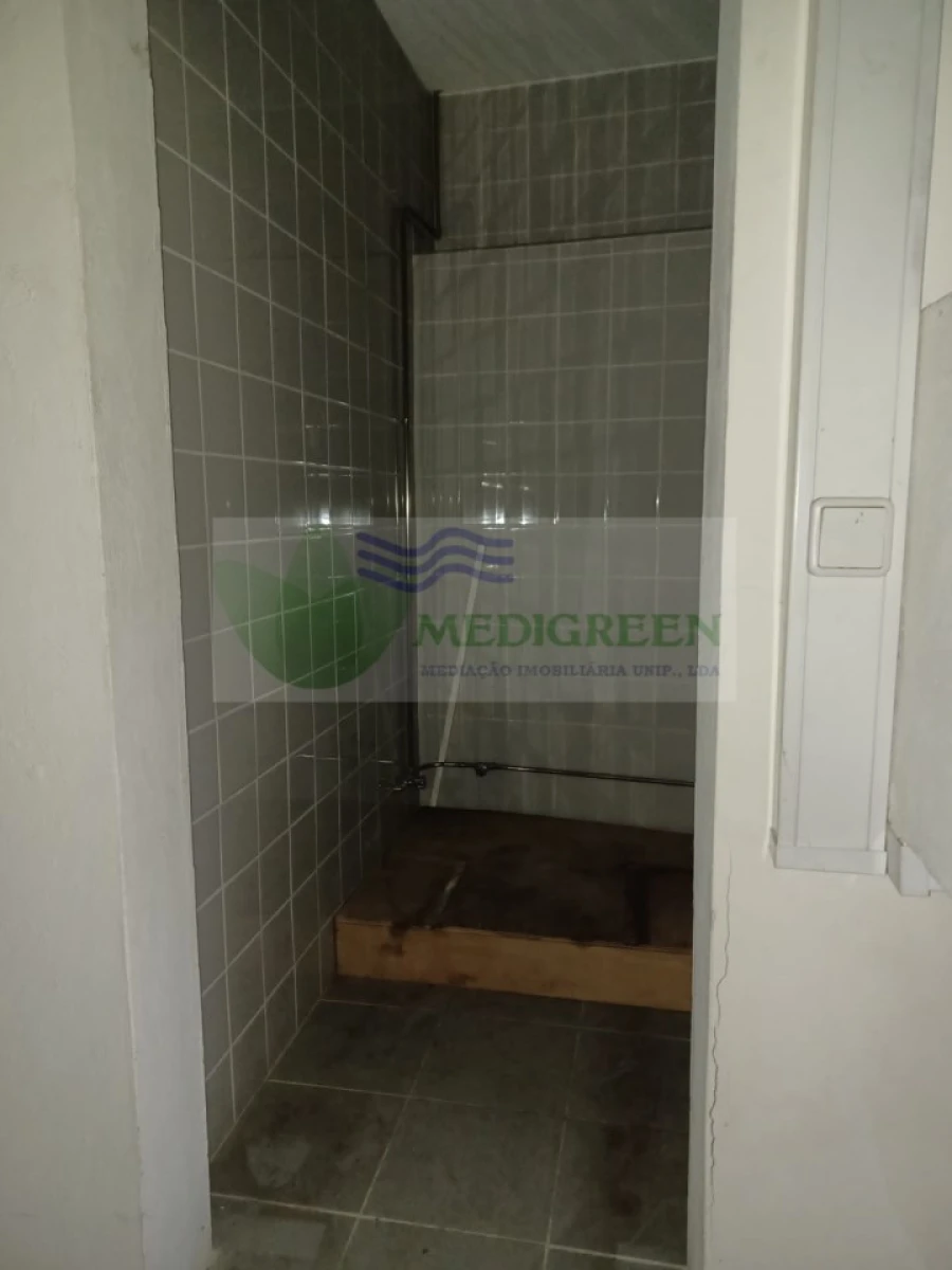 Loja para Arrendamento em Sever do Vouga Foto 11