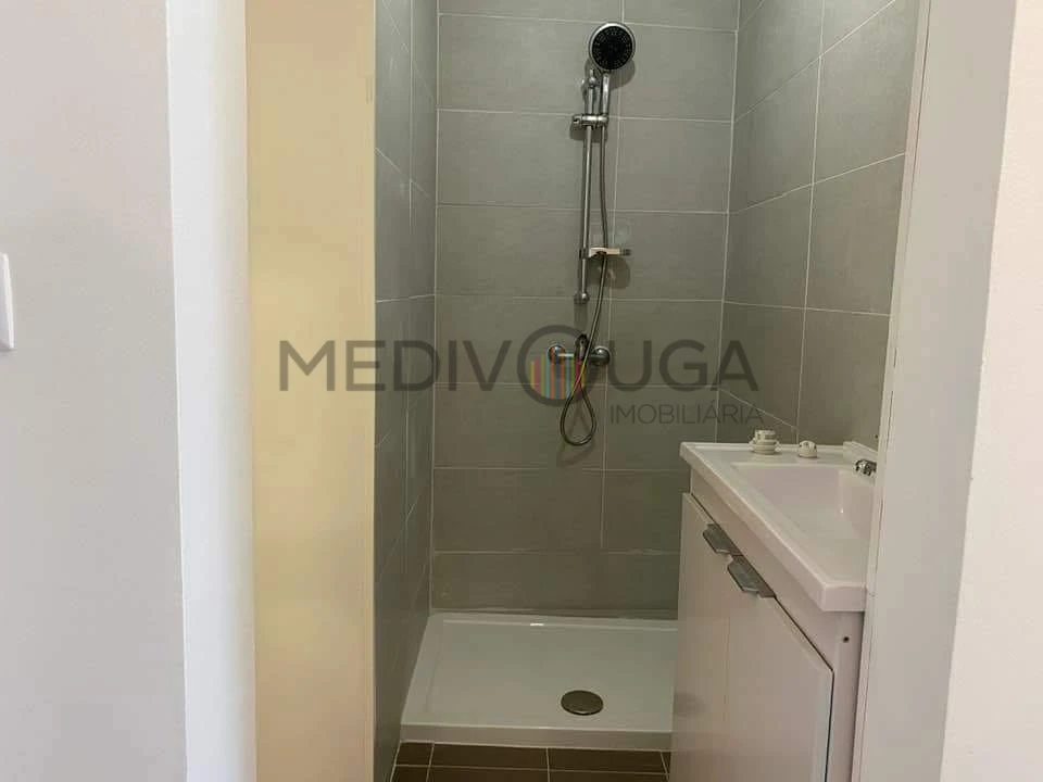 Moradia T1 para Venda em Arcos e Mogofores Foto 5