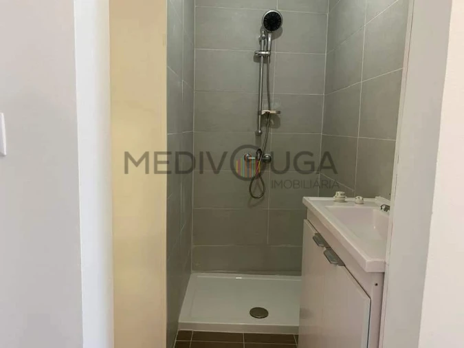 Moradia T1 para Venda em Arcos e Mogofores Foto 5