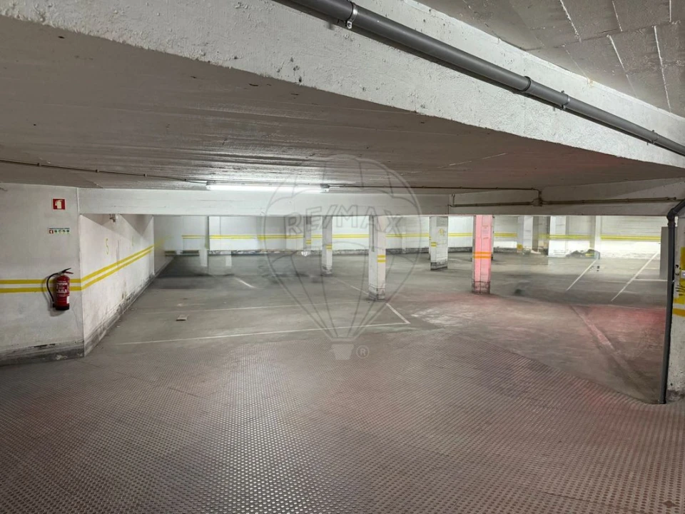 Garagem para Venda em Cacém e São Marcos Foto 7