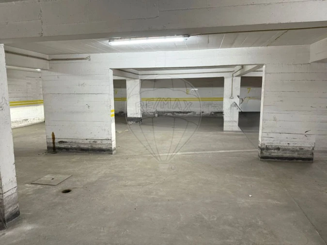 Garagem para Arrendamento em Cacém e São Marcos Foto 2