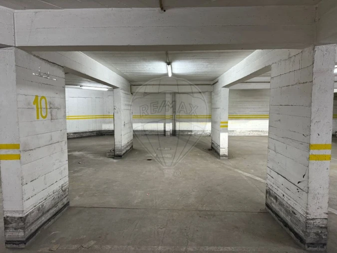 Garagem para Arrendamento em Cacém e São Marcos Foto 3