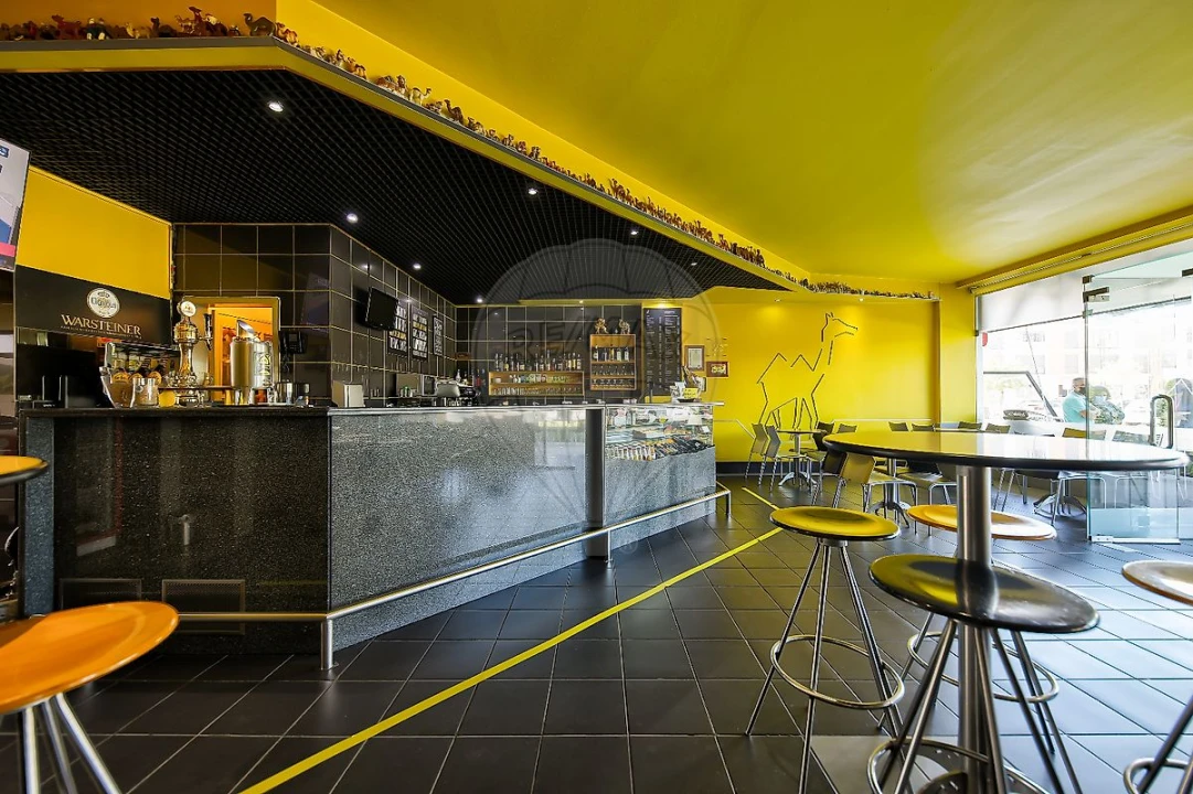 Negócio para Arrendamento em Tamengos, Aguim e Óis do Bairro Foto 8