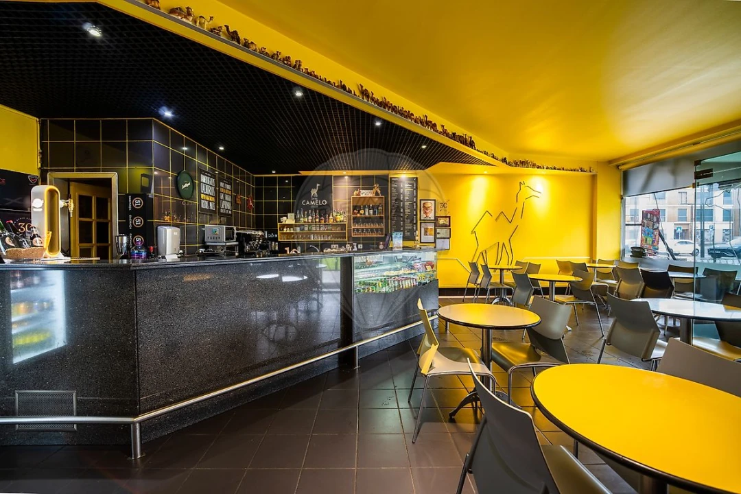 Negócio para Arrendamento em Tamengos, Aguim e Óis do Bairro Foto 4