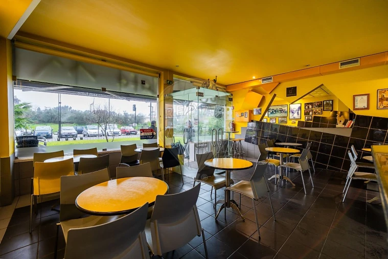 Negócio para Arrendamento em Tamengos, Aguim e Óis do Bairro Foto 5