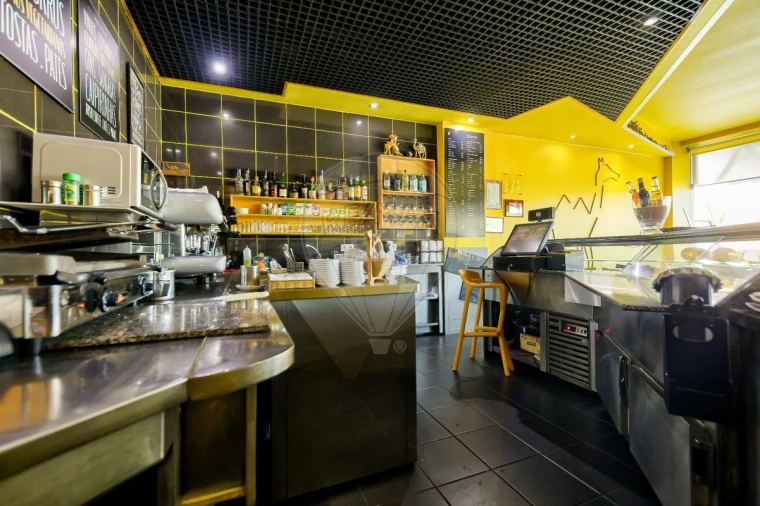 Negócio para Arrendamento em Tamengos, Aguim e Óis do Bairro Foto 6