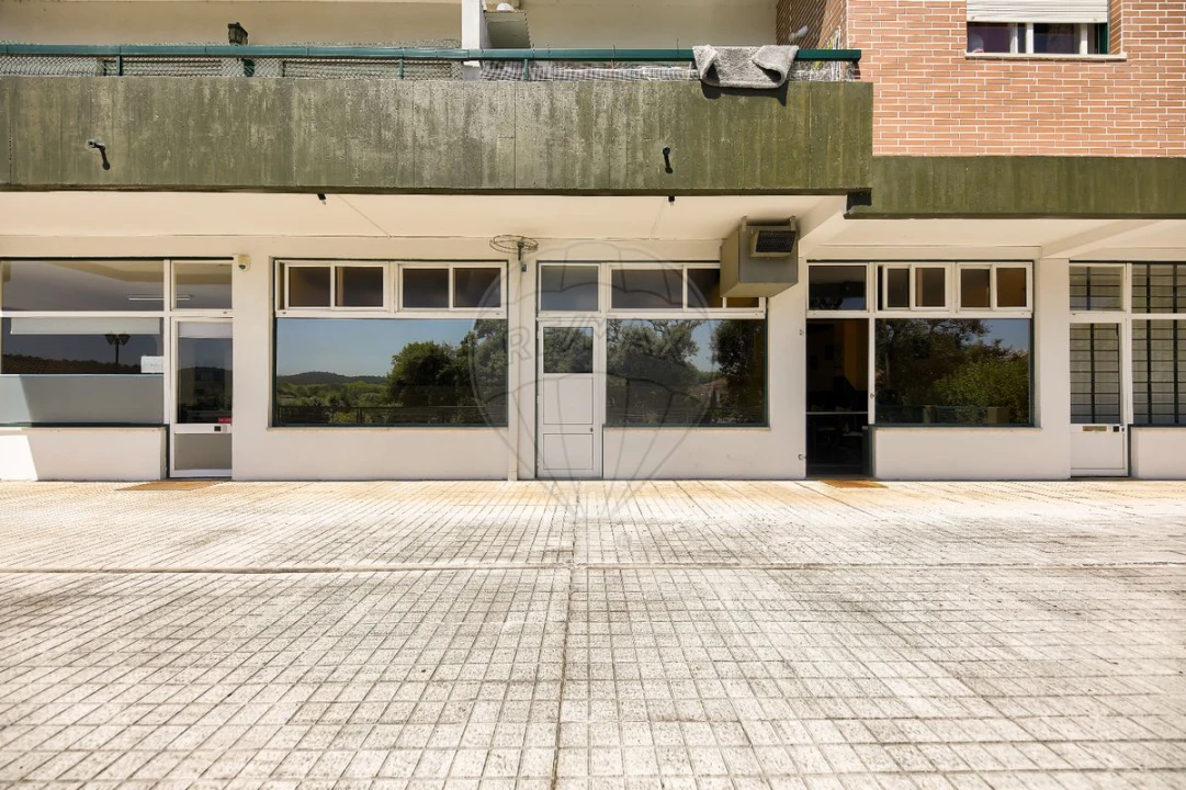 Negócio para Arrendamento em Tamengos, Aguim e Óis do Bairro Foto 15