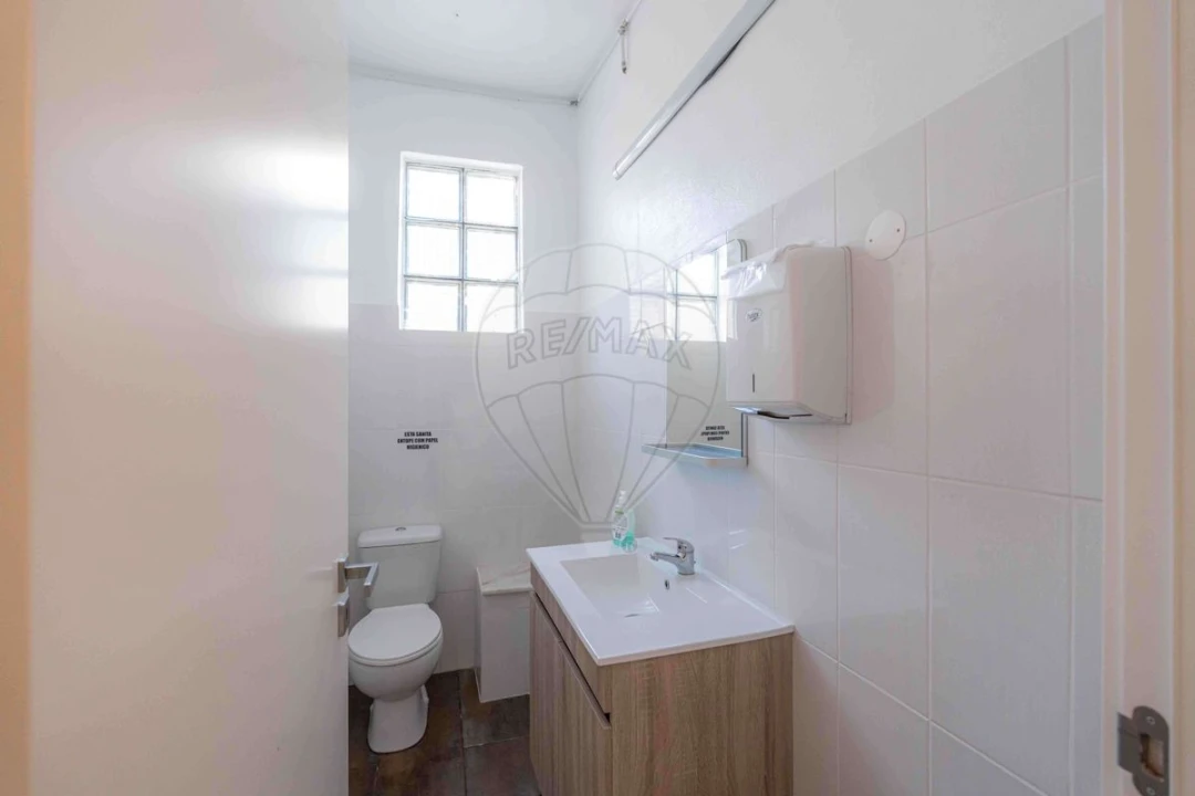 Loja para Venda em Granja do Ulmeiro Foto 33