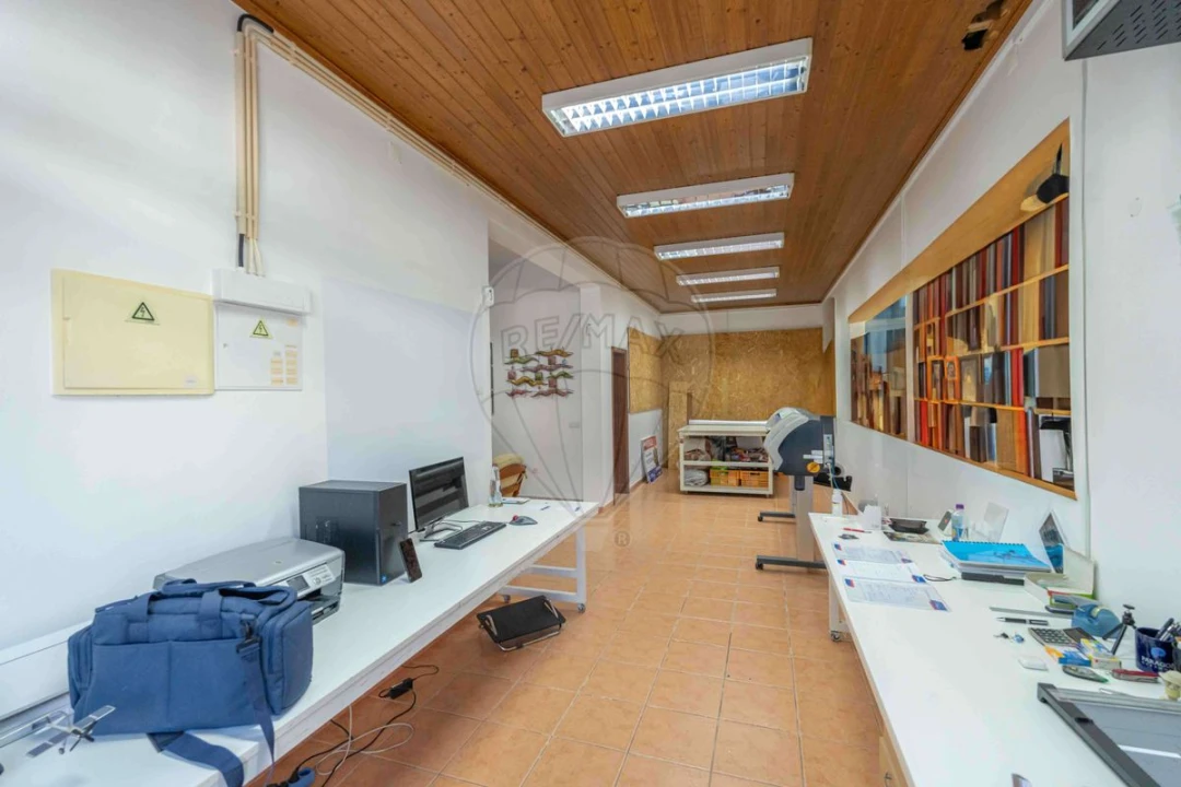 Loja para Venda em Granja do Ulmeiro Foto 28