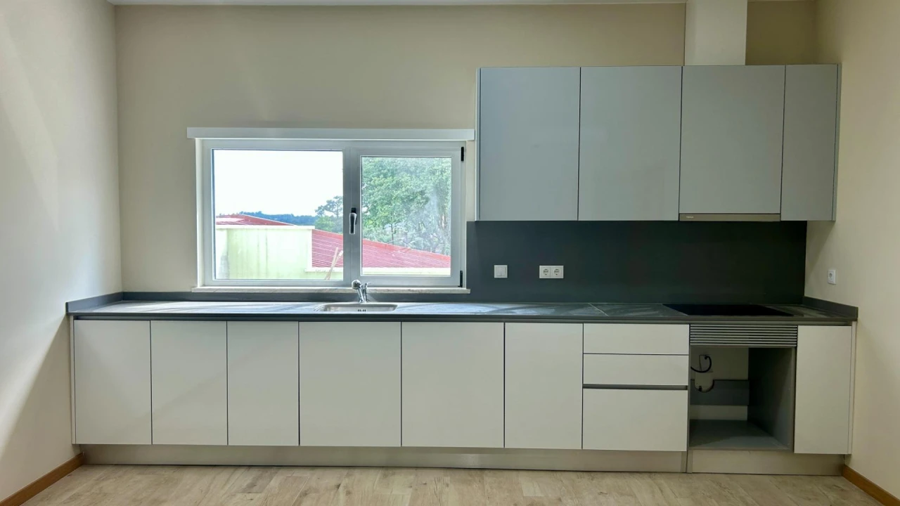 Apartamento T2 para Venda em Cavernães Foto 3