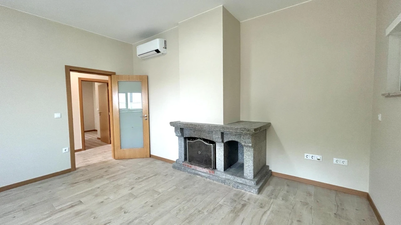 Apartamento T2 para Venda em Cavernães Foto 5