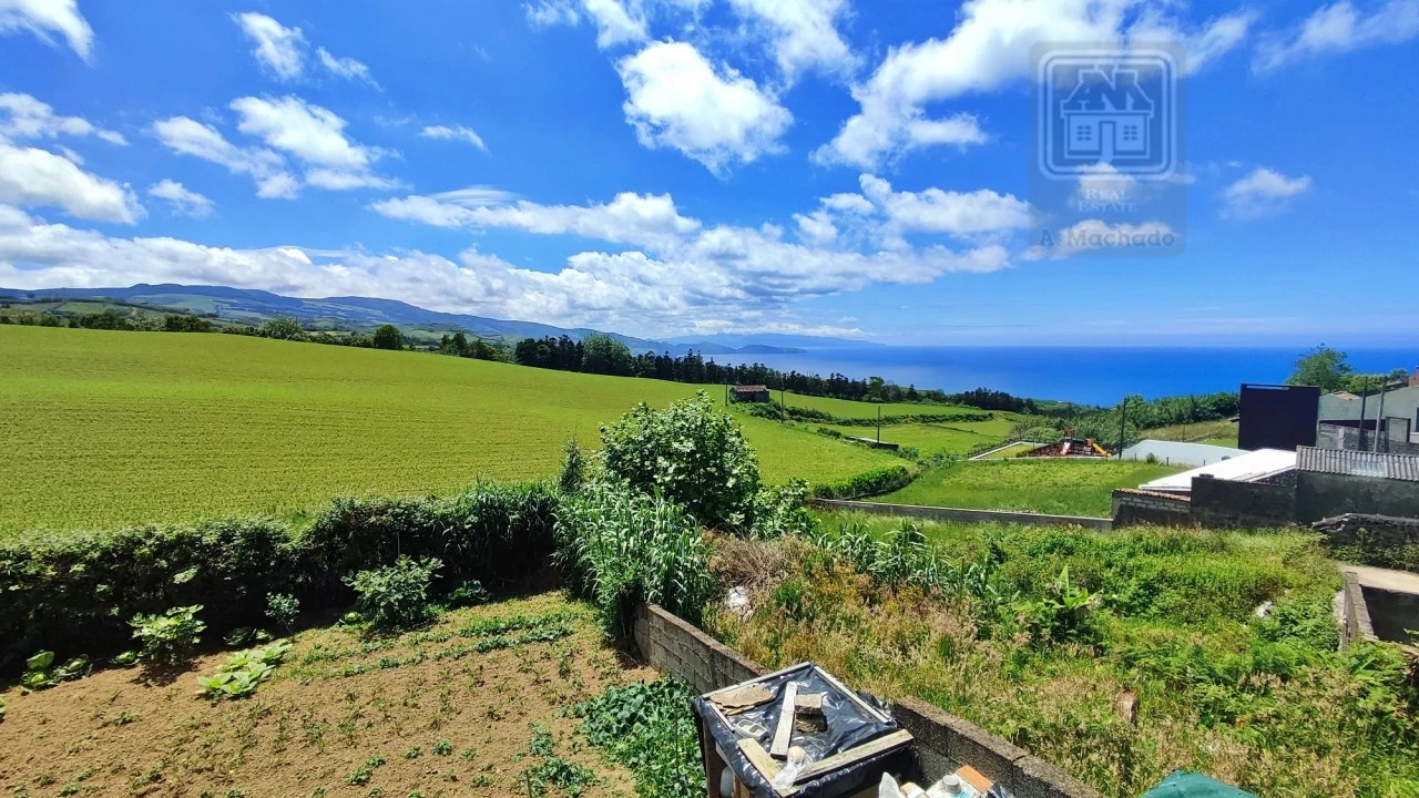 Moradia T2 para Venda em Fenais da Ajuda Foto 3